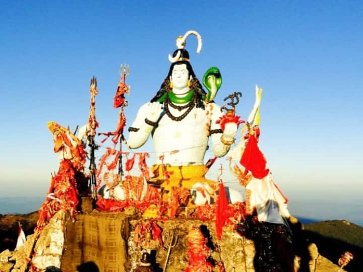 Himachal Pradesh Churdhar Yatra 2023 start 14 April Lord Shiva temple built 1,1965 feet in Sirmaur ANN Churdhar Yatra 2023: आज से शुरू हुई चूड़धार यात्रा, 11,965 फीट की ऊंचाई पर महादेव हरते हैं भक्तों के दुःख