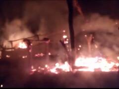 श्रावस्ती में लगी भीषण आग, आधा दर्जन से ज्यादा मकान जलकर खाक, कई मवेशियों की मौत