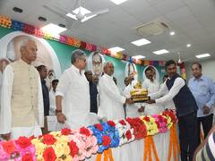 Nitish Kumar Photo: पीएम नरेंद्र मोदी की तरह सीएम नीतीश कुमार का पटना हुआ स्वागत, तस्वीरों में देखिए उत्साह