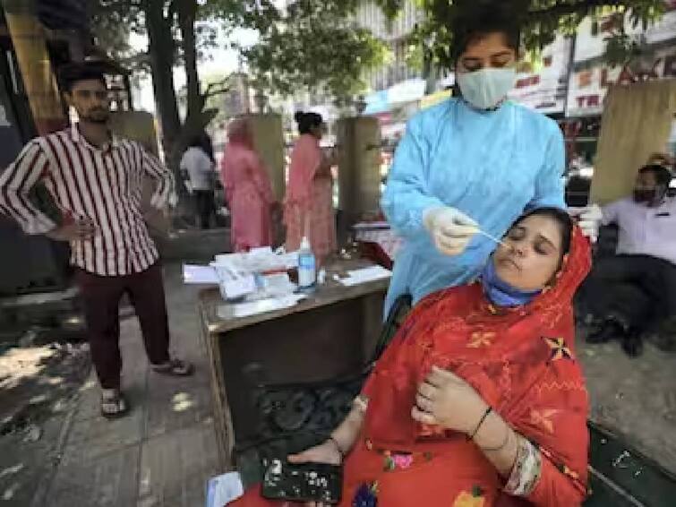 In the last 24 hours, 11,109 people have been confirmed to be infected with the corona virus. India Corona Spike: ஒரே நாளில் 11,000 பேருக்கு கொரோனா தொற்று.. இந்தியாவில் 50,000-ஐ நெருங்கும் தொற்று பாதிப்பு..
