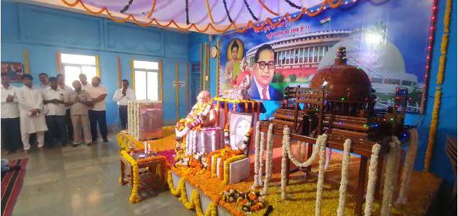 यावेळी त्यांच्या शिवसेना नेते भास्कर जाधव, खासदार सुनील तटकरे, आमदार योगेश कदम, शेखर निकम, निरंजन डावखरे तसंच प्रशासकीय अधिकारी उपस्थित होते.