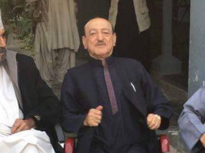 बलूचिस्तान के खेल मंत्री शाह नवाज़ मैरिज पर गलत तरीके से 8 बिलियन रुपये (65 करोड़ रुपये) के उगाही करने का आरोप है.