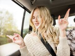 क्या आपके भी दिमाग में कोई गाना कई दिनों तक लूप में चलता रहता है, जानिए इसके पीछे की साइंस