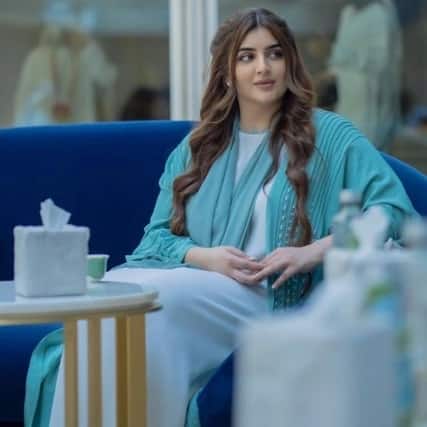 शेखा महरा की उम्र 29 साल है. उनका जन्म 26 फरवरी, 1994 को हुआ था. वह कई सालों तक अंग्रेजों के देश में रहीं. लंदन में उन्होंने डिग्री प्राप्त की. वहीं की तरह खुली लाइफस्टाइल जीना पसंद किया.