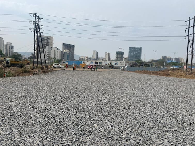 The road which was not done in the last 15 to 20 years was built in a day in Kharghar due to Maharashtra Bhushan award ceremony Navi Mumbai News : गेल्या 15-20 वर्षांत झाला नाही तो रस्ता एका दिवसात बनला, मंत्रिमंडळ येणार असल्याने खारघरवासियांचं नशीब पालटलं