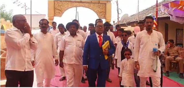 दरम्यान बाबासाहेब आंबेडकर यांच्या जयंतीनिमित्त राज्यासह देशभरात विविध कार्यक्रमांचं आयोजन करण्यात आलं आहे.