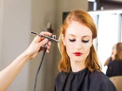 Beauty Tips: शादी पार्टी के लिए कौन सा मेकअप है परफेक्ट, जानें एचडी और एयरब्रश मेकअप में अंतर