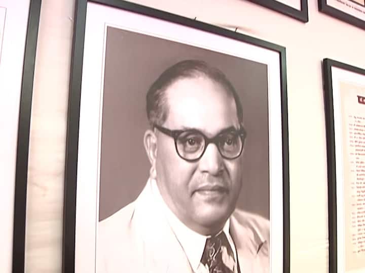 मुंबई महानगरपालिकेने चैत्यभूमी परिसरात भरवलं डॉ. बाबासाहेब आंबेडकरांच्या जवळपास 100 दुर्मिळ चित्रांच प्रदर्शन