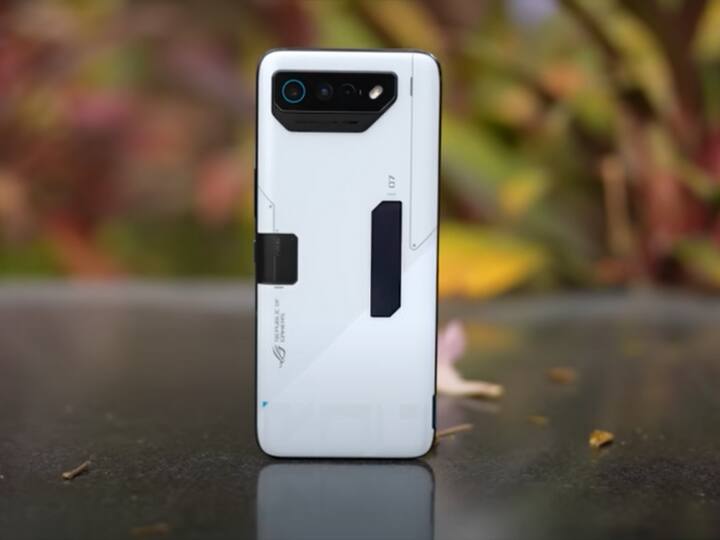 Read more about the article Asus ROG Phone 7 Ultimate हुआ लॉन्च, तस्वीरें के साथ देखिए नए फोन के स्पेक्स