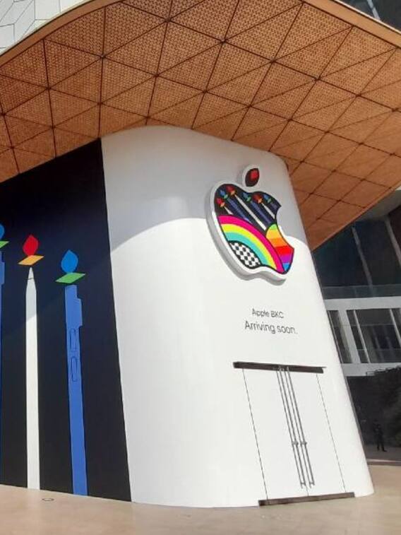 दिल्ली और मुंबई वाले एपल स्टोर का किराया कितना है?