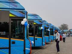 कैसी होंगी दिल्ली की मोहल्ला बसें! दिल्ली वालों के बीच चरम पर है इस बात की चर्चा