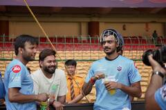 IPL 2023 : दिल्लीचे मनोबल वाढवण्यासाठी ऋषभ पंत पोहचला बेंगलोरला
