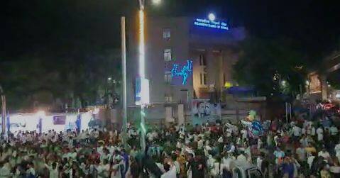 डॉ बाबासाहेब आंबेडकर यांच्या 132 व्या जयंती निमित्त रात्री 12 वाजता  नांदेडमध्ये फटाक्यांची आतिषबाजी