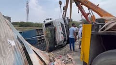 Virar Accident : रेतीची वाहतूक करणारा टिपर पलटी झाल्याने अपघात; महिलेचा मृत्यू, दोन जण जखमी