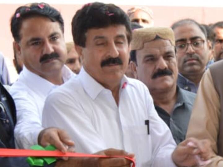 बलूचिस्तान के पूर्व उद्योग और वाणिज्य मंत्री मीर अब्दुल गफूर लेहरी के खिलाफ 8 अरब रुपये की धोखाधड़ी का मामला है.