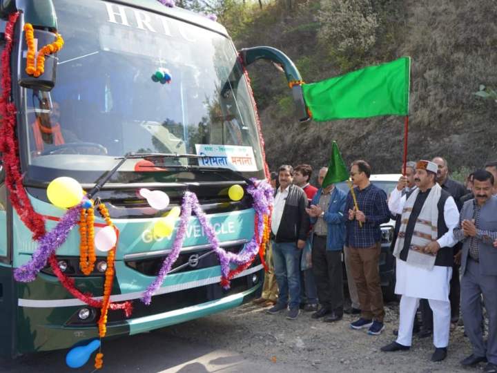 Deputy CM Mukesh Agnihotri Flag Off 11 Volvo Buses Of Himachal Road Transport Corporation ANN | Himachal Pradesh: हिमाचल परिवहन निगम के बेड़े में शामिल हुईं 11 वॉल्वो बसें, DCM ने घाटे