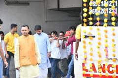 Mukesh Chhabra Mother Died: मुकेश छाबड़ा की मां की निकली अंतिम यात्रा, कई सेलेब्स देने पहुंचे श्रद्धांजलि