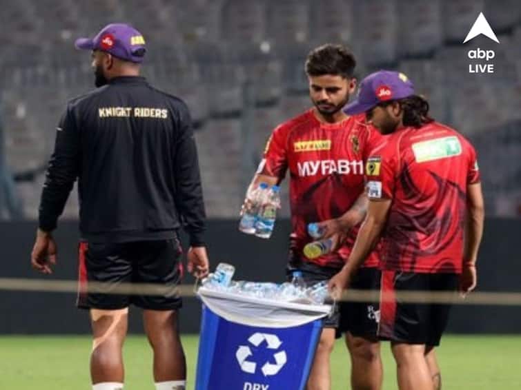 IPL 2023: KKR cricketers clean Eden Gardens after practice ahead of match against Sunrisers Hyderabad Kolkata Knight Riders: পণ্ডিত-মশাইয়ের উদ্যোগ, ইডেন পরিষ্কার করলেন কেকেআর ক্রিকেটারেরাই