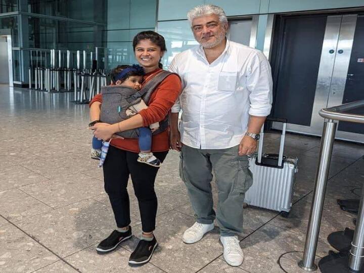 Ajith receives applause for heling a co-passenger by carrying her suitcase to flight Ajith: புல்லரிக்க வைத்த அஜித்..! சக பயணியின் சூட்கேஸை விமானம் வரை சுமந்த ஹீரோ..! நெகிழ்ச்சியில் ஆடிப்போன ரசிகர்..!