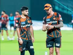 Photos: आईपीएल डेब्यू से पहले नेट बॉलर थे फजलहक फारूकी, फिर ऐसे बने SRH के अहम गेंदबाज