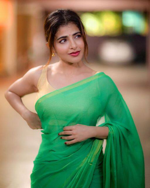 ‘లవ్ ఫెయిల్యూర్’ సినిమా తర్వాత మళ్లీ టాలీవుడ్ లో కనిపించలేదు. Photo@IswaryaMenon/instagram