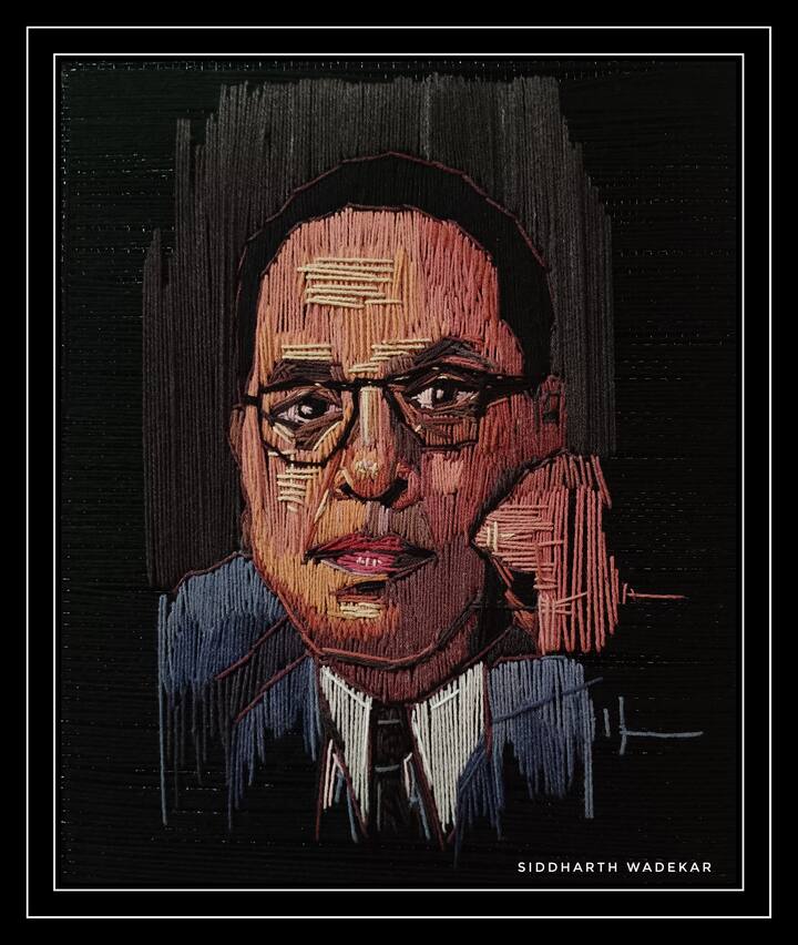 देवगड तालुक्यातील वाडा गावातील युवा चित्रकाराने डॉ. बाबासाहेब आंबेडकरांचा व्यक्तिचित्र साकारला आहे. हे व्यक्तिचित्र साकारण्यासाठी त्यांनी तारीच्या जाळीचा वापर करून त्यावर लोकरीच्या धाग्याच्या सहाय्याने डॉ. बाबासाहेब आंबेडकरांचे व्यक्तिचित्र साकारला आहे. विश्वरत्न डॉ.बाबासाहेब आंबेडकर यांना अनोखी मानवंदना व्यक्तीचित्रातून सिध्दार्थ वाडेकर यांनी दिली आहे.