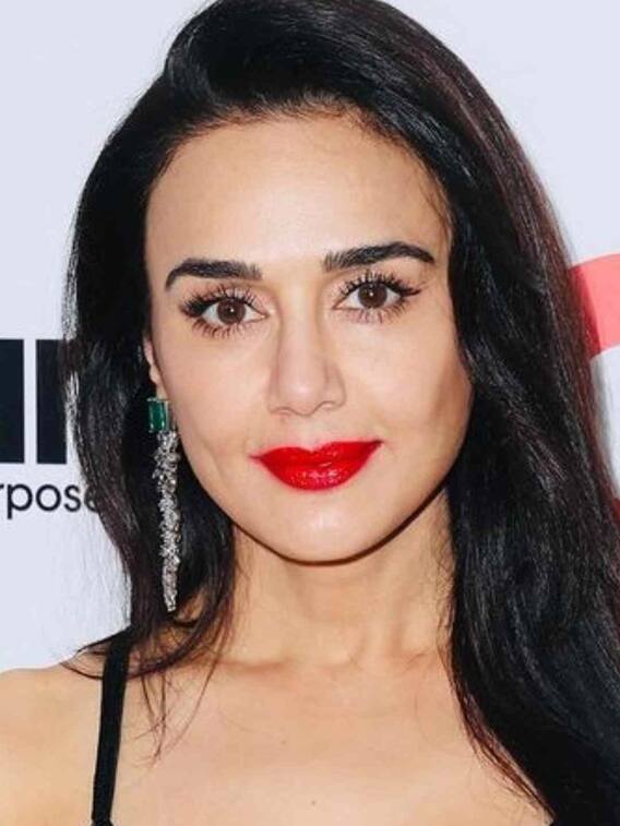 48 की उम्र में भी खुद को ऐसे फिट और ग्लोइंग रखती हैं प्रीति जिंटा