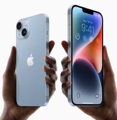 iPhone 13 vs iPhone 14: ਐਪਲ ਹਰ ਸਾਲ ਨਵੀਂ ਆਈਫੋਨ ਸੀਰੀਜ਼ ਲਾਂਚ ਕਰਦਾ ਹੈ। ਇਸ ਸਾਲ ਆਈਫੋਨ 15 ਸੀਰੀਜ਼ ਨੂੰ ਬਾਜ਼ਾਰ 'ਚ ਲਾਂਚ ਕੀਤਾ ਜਾਵੇਗਾ।