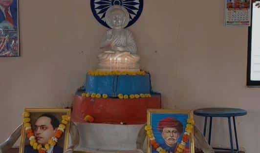 डॉ. बाबासाहेब आंबेडकर यांची आज जयंती आहे. त्यानिमित्त राज्यभरात उत्साह पाहायला मिळत आहे. त्यांना अभिवादन करत ठिकठिकाणी विविध कार्यक्रमांचे आयोजन करण्यात आले आहे.