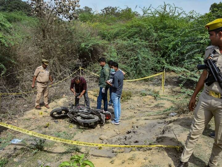 Jhansi DM orders magisterial inquiry after Atiq Ahmed son Asad Ahmed and Ghulam died in encounter by UP STF ANN Asad Ahmed Encounter: अतीक अहमद के बेटे असद और शूटर गुलाम के एनकाउंटर की होगी मजिस्ट्रियल जांच, झांसी के डीएम का आदेश