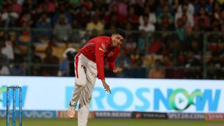 আবার সানরাইজার্সের বিরুদ্ধেই ২০১৯ সালে সমসংখ্যক রান দিয়েছিলেন মুজিব উর রহমান।