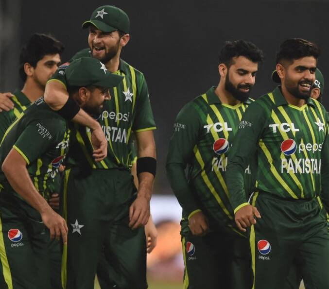 pak vs nz 1st t20 pakistan won by 88 runs gaddafi stadium Pakistan vs New Zealand 1st T20 lahore PAK vs NZ : न्यूजीलंडने फक्त 6 धावांमध्ये गमावले 5 विकेट, पाकिस्तानचा पहिल्या टी20 सामन्यात विजय