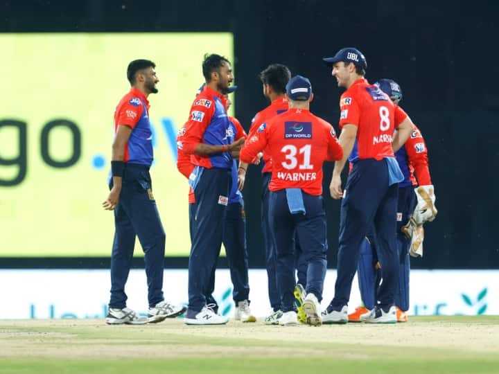 ipl 2023 rcb won the match by 23 runs against dc in match 20 at m chinnaswamy stadium royal challengers bangalore vs delhi capitals  2023 ipl live marathi news IPL 2023 : दिल्लीचा सलग पाचवा पराभव, आरसीबीने 23 धावांनी हरवले; पदार्पणात वैशाकने घेतल्या तीन विकेट
