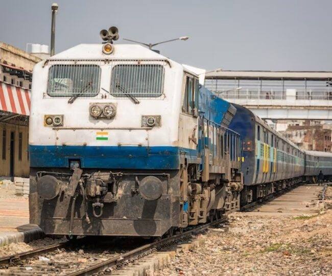Longest Railway Route: क्या आप जानते हैं कि भारत का सबसे लंबा रेलवे रूट कौन-सा है? यहां जानिए Longest Railway Route in India from Dibrugarh to Kanyakumari by Vikas Express Longest Railway Route: क्या आप जानते हैं कि भारत का सबसे लंबा रेलवे रूट कौन-सा है? यहां जानिए