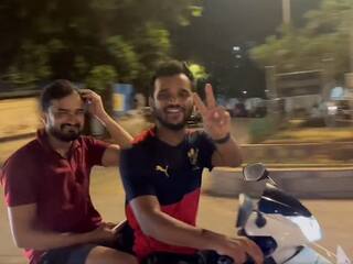 Watch: सेल्फी के लिए RCB फैन करता रहा ब्रेट ली की कार का पीछा, जानें फिर क्या हुआ; देखें वीडियो