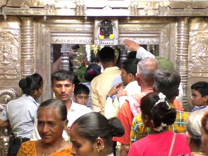 या आठवड्यातही हजारोंच्या संख्येने पर्यटकांनी विठ्ठल रुक्मिणी दर्शनासाठी तुफान गर्दी केली आहे.