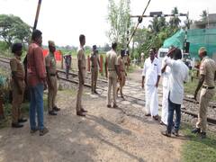 ராகுல்காந்தி பதவி தகுதி நீக்கம்; நாகையில் ரயில் மறியலில் ஈடுபட்ட 50 பேர் கைது