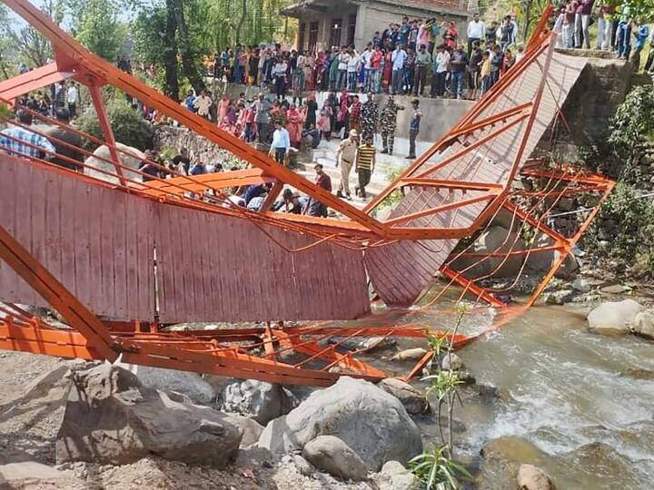 Jammu and Kashmir foot bridge collapsed one girl died 61 people injured Udhampur Bridge Collapsed: 9 साल की बच्ची की मौत, 61 घायल... ओवरलोड होने की वजह से ढह गया उधमपुर का फुटब्रिज