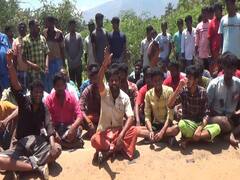 துப்பாக்கி சூட்டில் உயிரிழந்த தமிழக ராணுவ வீரருக்கு மரியாதை செலுத்தாததால் பொதுமக்கள் மறியல்