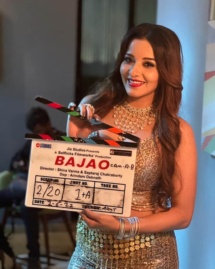 અભિનેત્રી મોનાલિસા દરેક લૂકમાં સુંદર લાગે છે. ચાહકો પણ તેની તસવીરો લાઈક કરે છે. (તમામ તસવીરો ઈન્સ્ટાગ્રામ)
