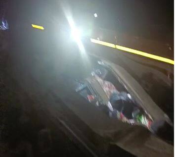 जुन्या पुणे-मुंबई महामार्गावर (Old Pune-Mumbai highway) खासगी बस (Private bus) दरीत कोसळल्याची घटना घडली आहे.