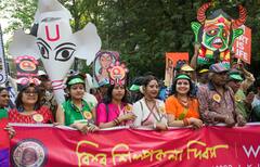 A Peek Inside 'World Art Day' Celebrations In Kolkata