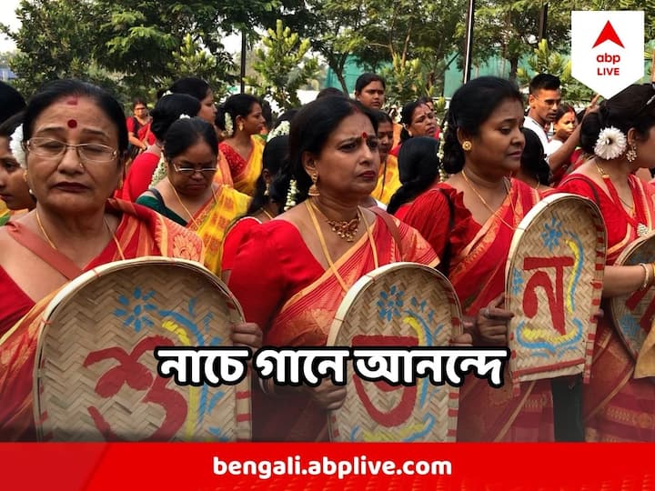 নববর্ষের সকালে কলকাতায় বৈশাখী শোভাযাত্রা। রাজডাঙা ক্লাব সমন্বয় ও রাজডাঙা নব উদয় সঙ্ঘের উদ্যোগে আরবানা আবাসন থেকে বর্ণাঢ্য পদযাত্রা