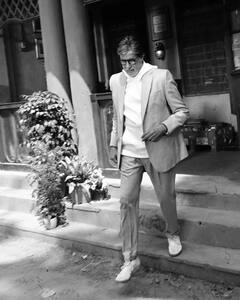 Bollywood Kissa: जब अमिताभ को वोट के बदले मिले थे चार हजार किस, एक्टर ने खुद शेयर किया था दिलचस्प किस्सा