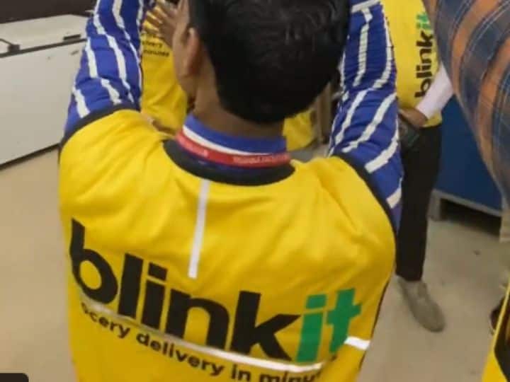 Blinkit Unavailable: ब्लिंकिट से सामान मंगाने में हो रही दिक्कत? जानिए क्या है वजह Blinkit delivery partners protest against new payment structure app is temporarily unavailable Blinkit Unavailable: ब्लिंकिट से सामान मंगाने में हो रही दिक्कत? जानिए क्या है वजह