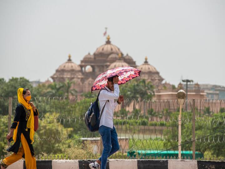 Delhi Isolated Areas Experience Heatwaves Maximum Temperature Soars 39 4 Degrees Celsius IMD Advises Avoid Sunlight Stay Hydrated Isolated Areas In Delhi To Experience Heatwave As Maximum Temperature Soars Above 39 Degrees