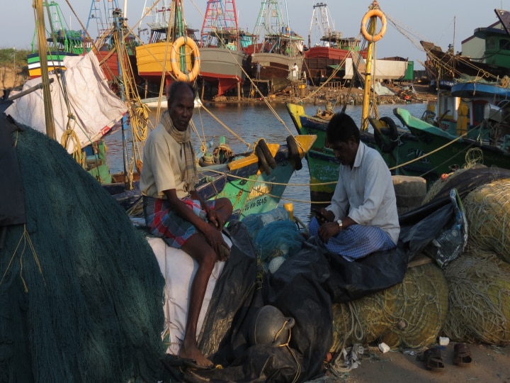 தமிழகத்தில் தொடங்கியது மீன்பிடி தடைக்காலம் - கடலுக்கு செல்லாத நாகை மாவட்ட மீனவர்கள்