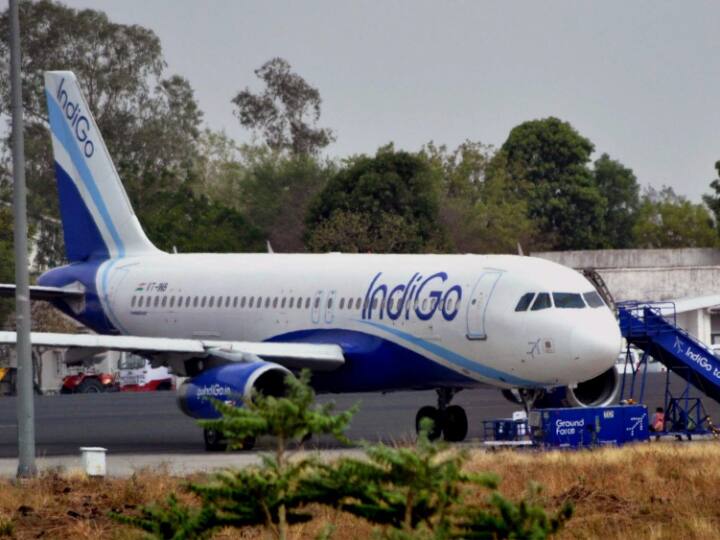 Delhi IGI Airport Full emergency declared at due to technical glitch in Indigo flight Delhi Airport: Delhi एयरपोर्ट पर फुल इमरजेंसी घोषित, इंडिगो फ्लाइट में आई इस कमी की वजह से लिया गया ये फैसला