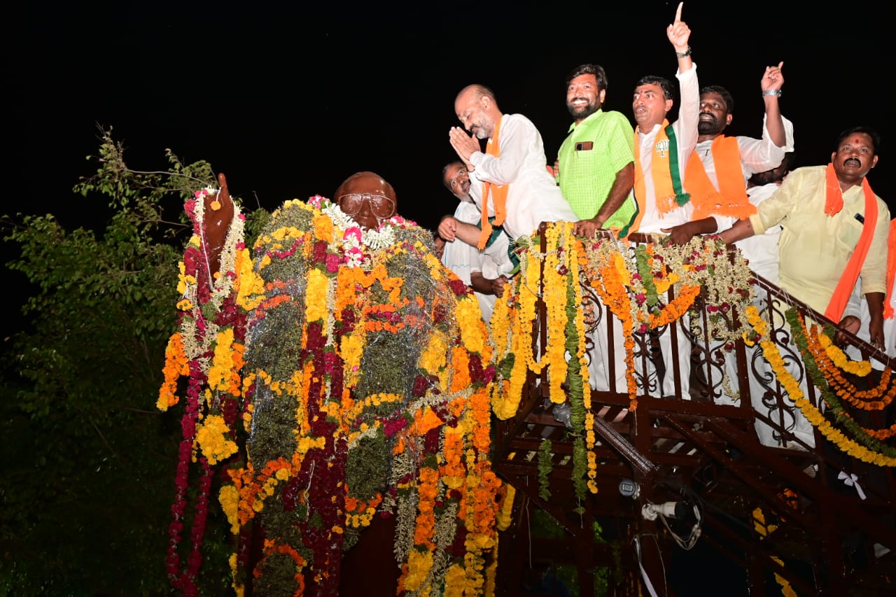 Bandi Sanjay : బీజేపీ అధికారంలోకి రాగానే జాబ్ క్యాలెండర్, తొలి సంతకం 2 లక్షల ఉద్యోగాల భర్తీపైనే - బండి సంజయ్