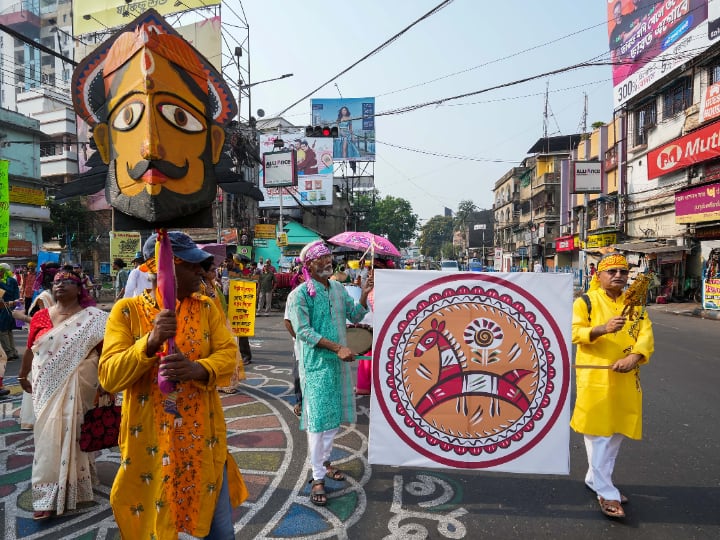 Heatwave Like Conditions Does Not Tone Down Celebrations Poila Baisakh West Bengal Heatwave-Like Conditions Fail To Affect Poila Baisakh Celebrations In West Bengal